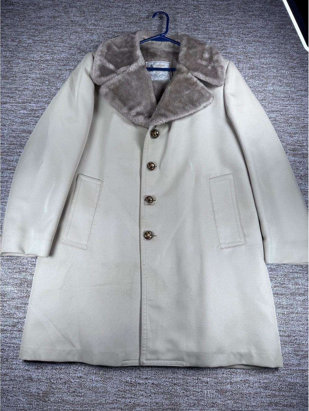 Vintage 70s London Fog Beige Coat Faux Fur Collar Costume Size 38 Reg